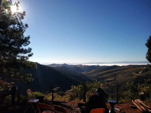 Que tal um café da manhã com essa vista?