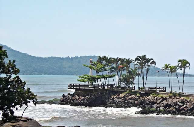 Vista do Farol do Cruzeiro em Ubatuba