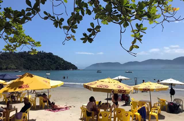 Quiosque na Praia do Lazaro