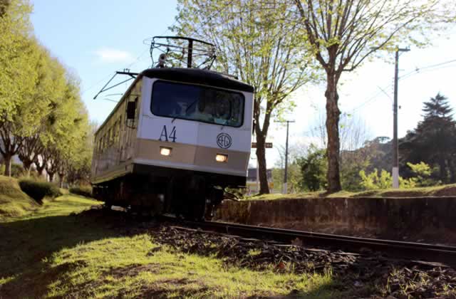 trem-estrada-de-ferro-campos-do-jordao