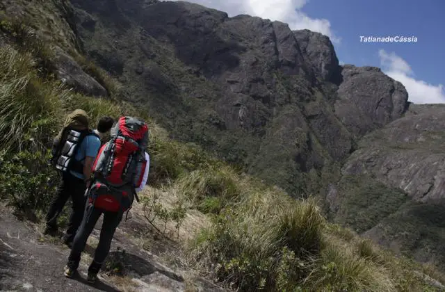 Como Iniciar no Montanhismo: Dicas essenciais e equipamentos para a sua primeira trilha na montanha