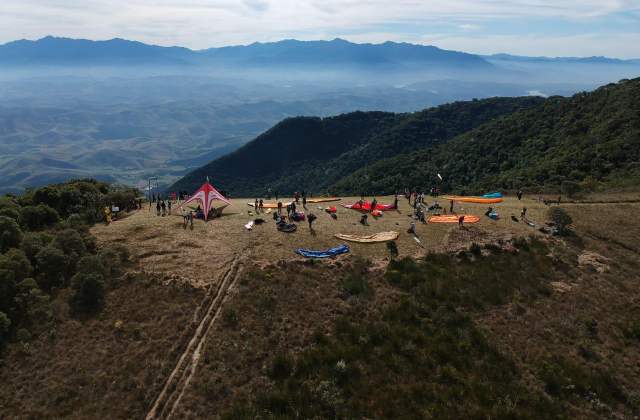 Campeonato paulista de asa-delta - Mestres da Bocaina - chega a São José do Barreiro