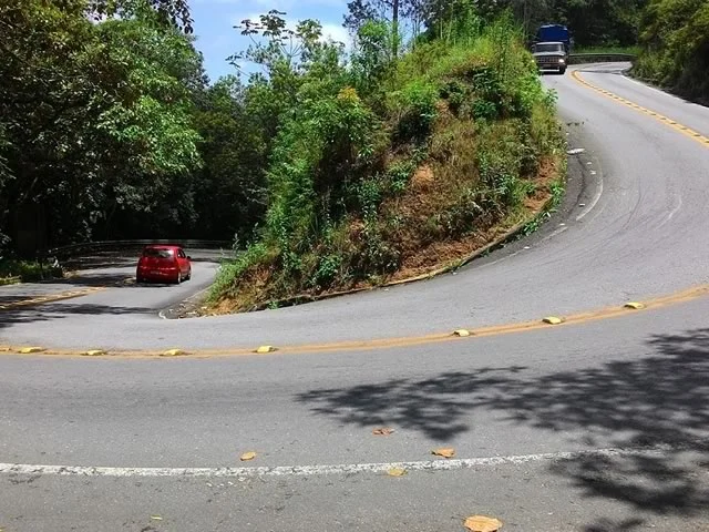 Ubatuba de moto: curvas sinuosas da serra de Ubatuba