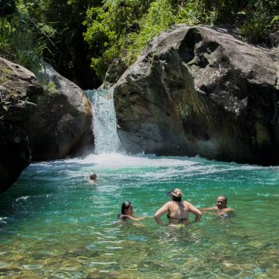 Poço Azul e Cachoeira da Pedreira