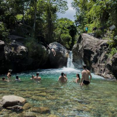 Poço Azul e Cachoeira da Pedreira
