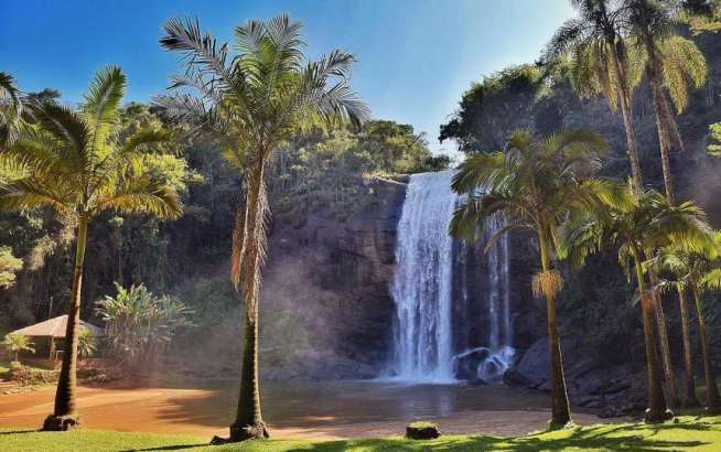 Cachoeira Grande em Lagoinha/SP