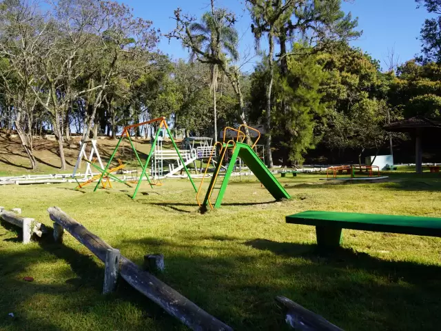 Parque Águas do Barão: área de playground infantil