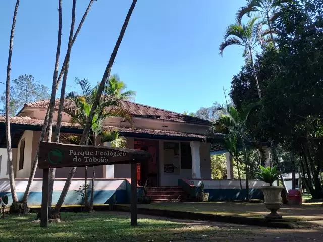 Parque Ecológico do Taboão: vista da casa sede